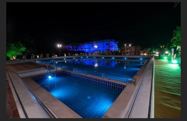 Hotel Raj Bagh Palace Джайпур Екстериор снимка