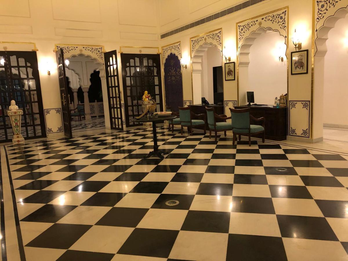 Hotel Raj Bagh Palace Джайпур Екстериор снимка